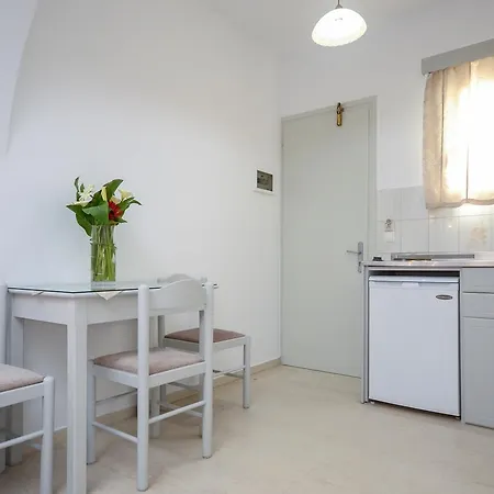 Апарт-отель Golden Down Town Naxos City