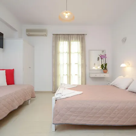 מלון דירות Golden Down Town Naxos City