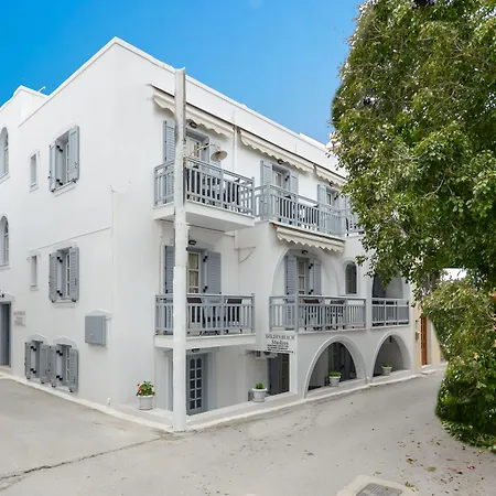 Golden Down Town מלון דירות Naxos City