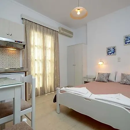 Ξενοδοχείο με διαμερίσματα Golden Down Town Naxos City