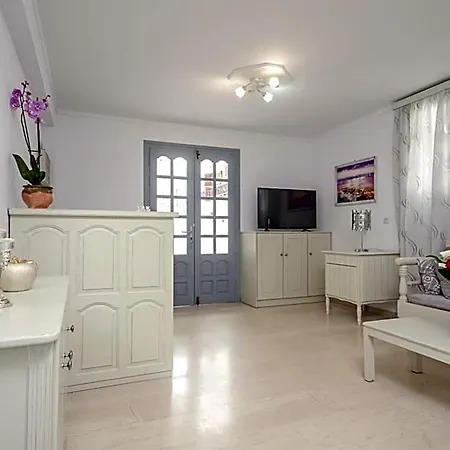 Golden Down Town Ξενοδοχείο με διαμερίσματα 4*