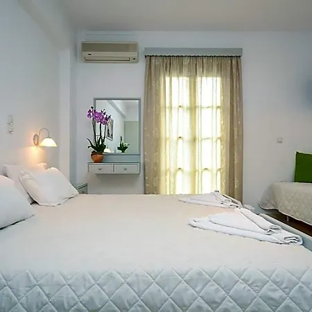 Ξενοδοχείο με διαμερίσματα Golden Down Town 4*
