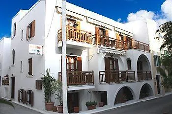 Golden Down Town アパートホテル Naxos City