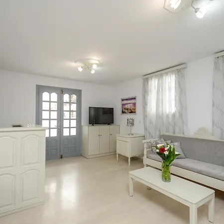Lejlighedshotel Golden Down Town Naxos City
