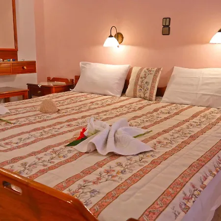 Golden Down Town 4* Naxos City