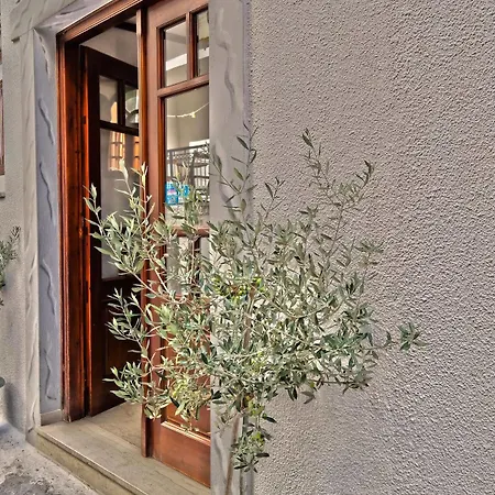 Golden Down Town מלון דירות 4*