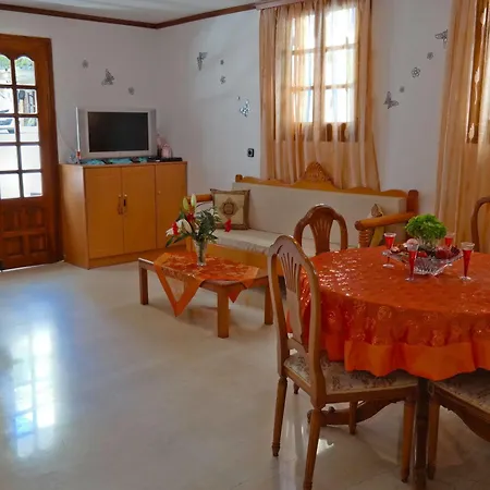 Hotel apartamentowy Golden Down Town